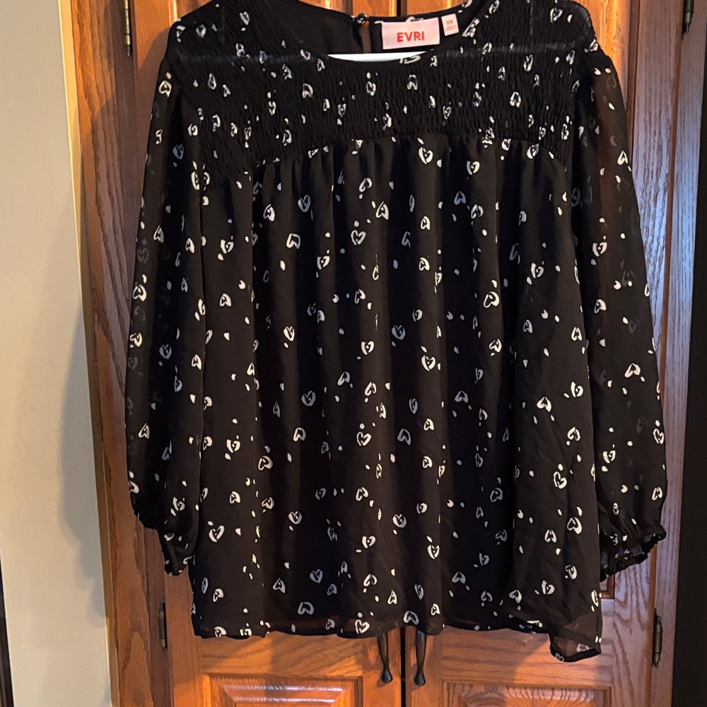 EVRI Black Heart Pattern Blouse